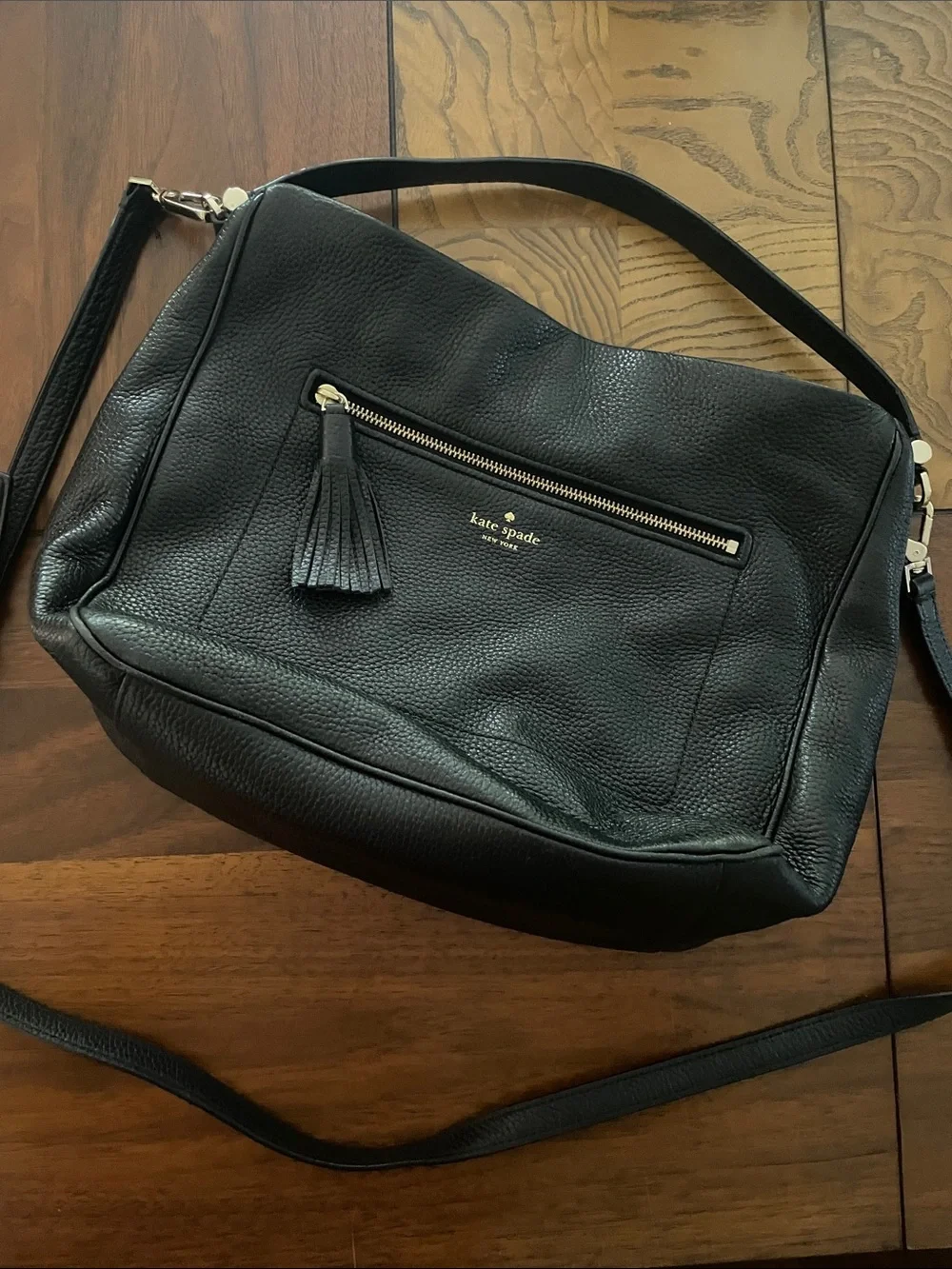 kate spade Black Pebbled Leather convertible Shoulder/Crossbody Bag C65